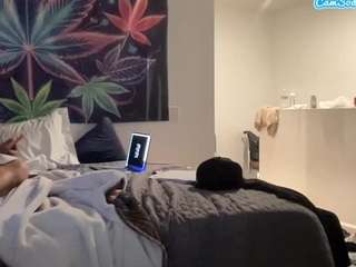 mrshyboy32's CamSoda show and profile