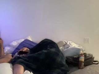 mrshyboy32's CamSoda show and profile