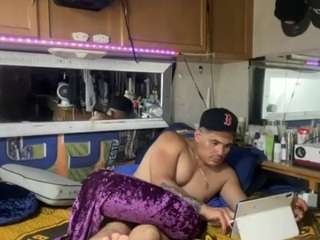 mrshyboy32 Sex Cam Show