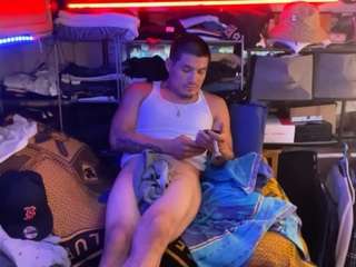 mrshyboy32 live webcam show