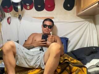 mrshyboy32 live webcam show
