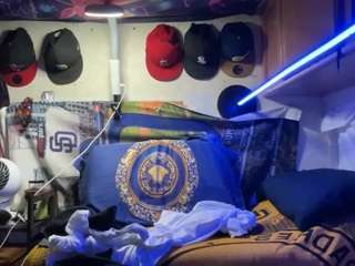 mrshyboy32 live webcam show