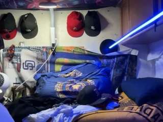 mrshyboy32 live webcam show