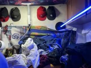 mrshyboy32 live webcam show