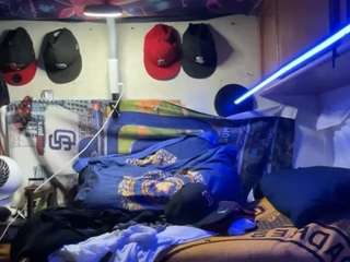 mrshyboy32 live webcam show