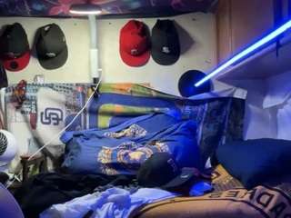 mrshyboy32 live webcam show