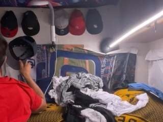 mrshyboy32 live webcam show