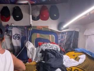 mrshyboy32 live webcam show