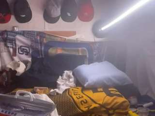 Mrshyboy32 live webcam show