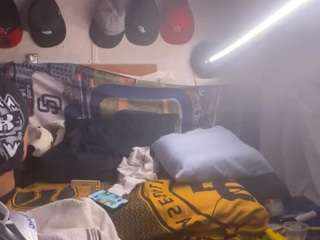 Mrshyboy32 live webcam show