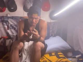 Mrshyboy32 live webcam show