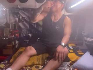 Mrshyboy32 live webcam show