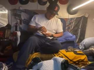 Mrshyboy32 live webcam show