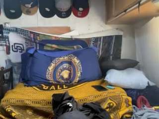 Mrshyboy32 live webcam show