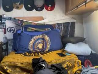 Mrshyboy32 live webcam show