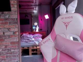 naomimif Live Webcam on CamSoda
