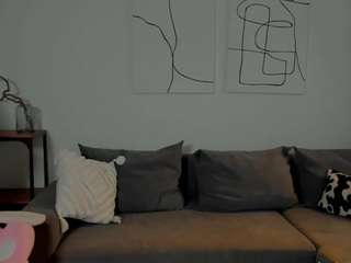 naomimif's CamSoda show and profile