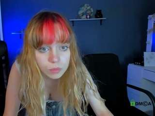 nessa-blush webcam model