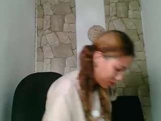 sweetlittleew Live Webcam on CamSoda