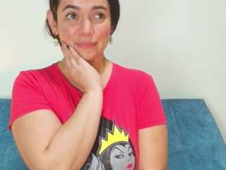 loreen-grey's CamSoda show and profile