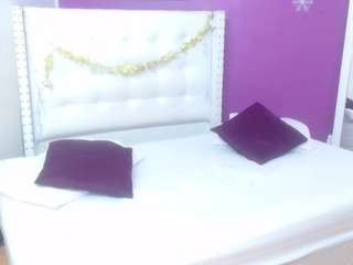  skinny-squirter18 chat room