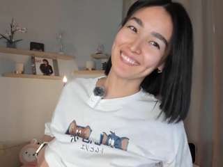 loralifelover's CamSoda show and profile