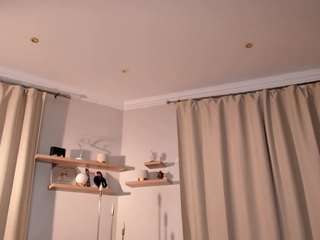 Ce modèle est en direct maintenant. loralifelover