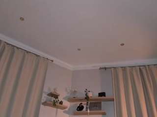 loralifelover live cam preview
