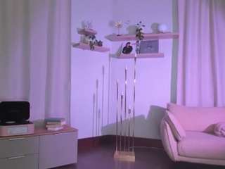 loralifelover live cam preview
