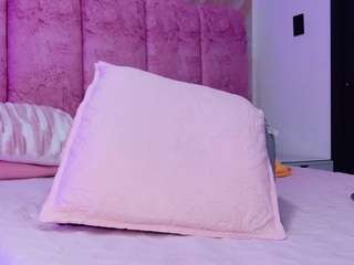 kenda-ll's CamSoda show and profile