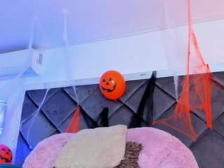 luciiacollins webcam