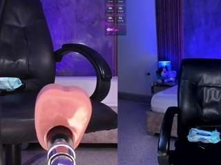 LuciiaCollins live cam