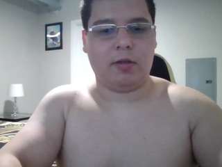 Model ini sedang live sekarang. martin-militaryboy
