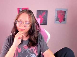 noora-moore webcam