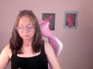 noora-moore webcam