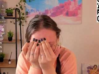 noora-moore from camsoda