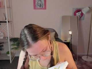 noora-moore Live Webcam on CamSoda