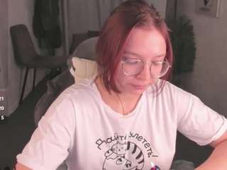 noora-moore's CamSoda show and profile