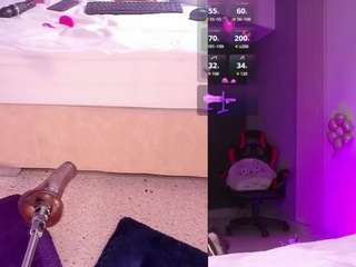 This model is live right now. bbwcloe