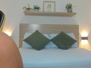 noaah-23's CamSoda show and profile