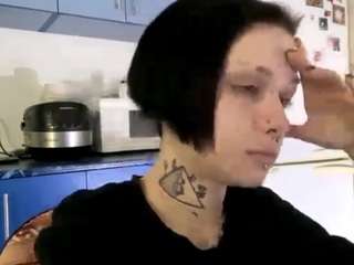 blondellroundtre... Live Webcam on CamSoda