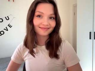 Este modelo está en vivo ahora. hanaloffier