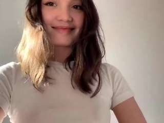 Este modelo está en vivo ahora. hanaloffier