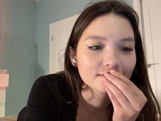 Live cam show with Kira