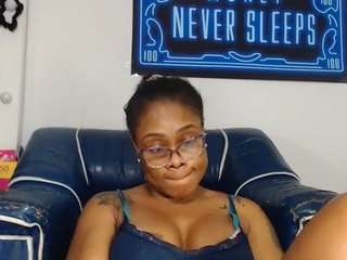 luisa1014's live room