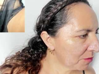 luna-naughty1's CamSoda show and profile