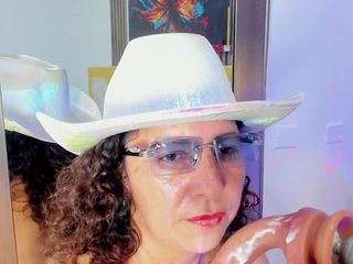 luna-naughty1 live cam profile