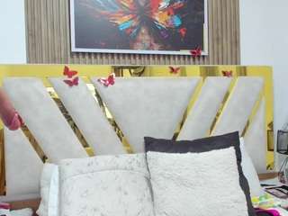 luna-naughty1 Live Webcam on CamSoda