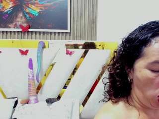 le modèle luna-naughty1 est en webcam porno dans un show sur le site camsoda, il possède les tags suivants: amateur,natural,latina,lingerie,lush,massage,mature,middle aged,milf,moaning,naked,nature,horny,normal,oil,pussy,sexy,smoking,spank,striptease