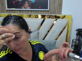 luna-naughty1
